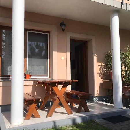 Villa Monika Кестели Екстериор снимка