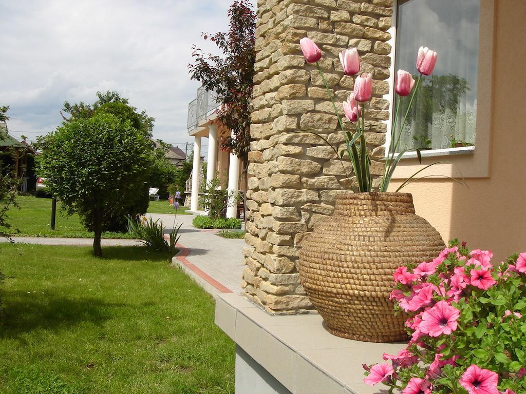 Villa Monika Кестели Екстериор снимка