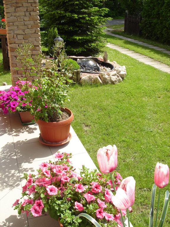 Villa Monika Кестели Екстериор снимка