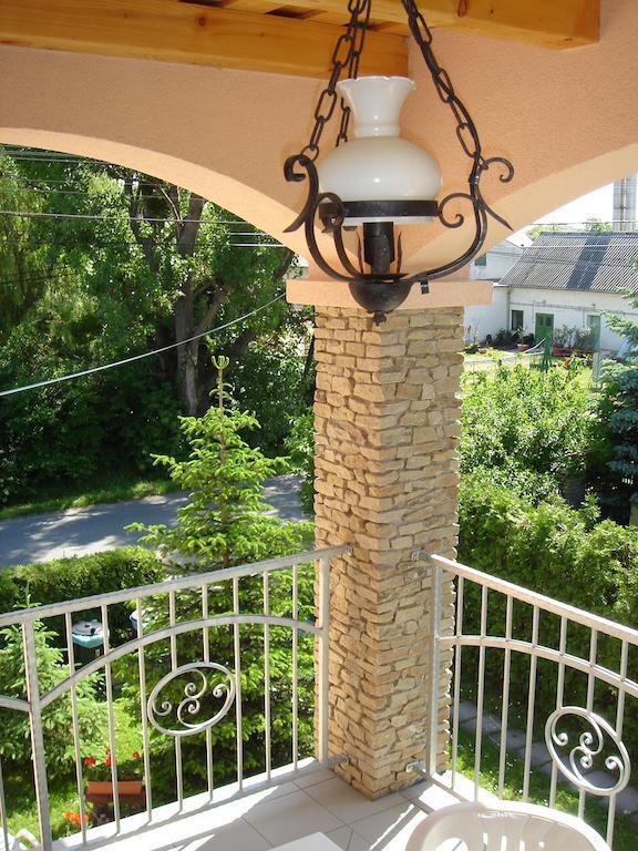 Villa Monika Кестели Екстериор снимка