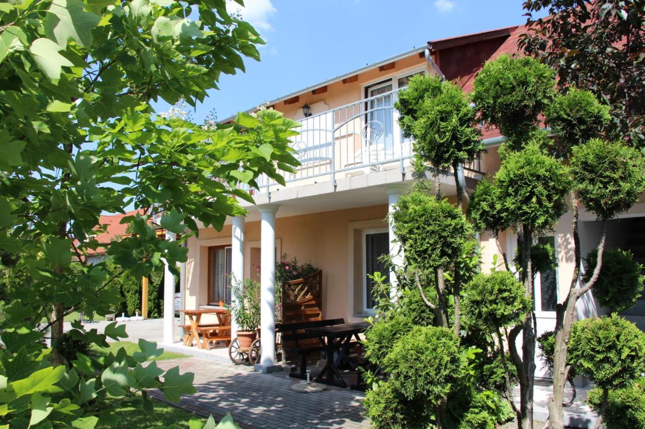 Villa Monika Кестели Екстериор снимка