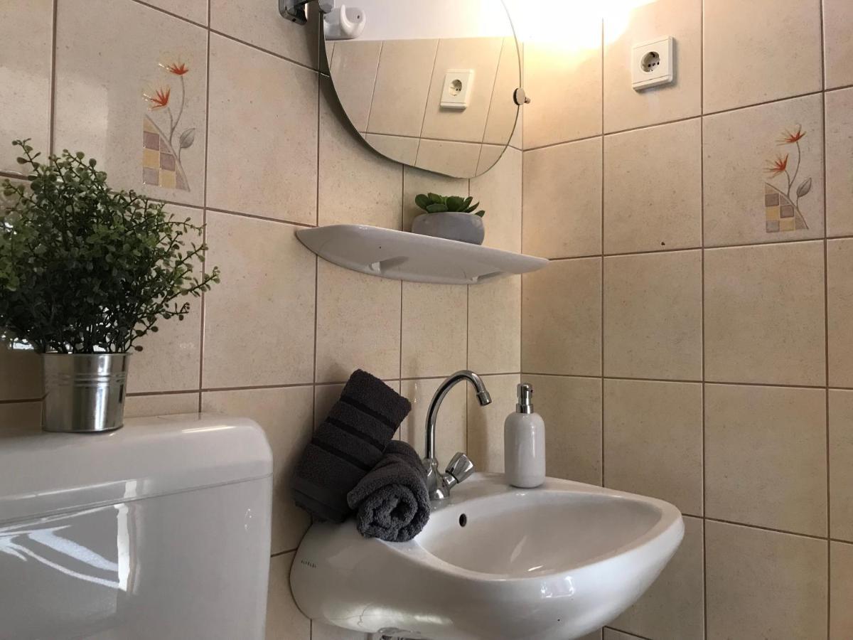 Villa Monika Кестели Екстериор снимка