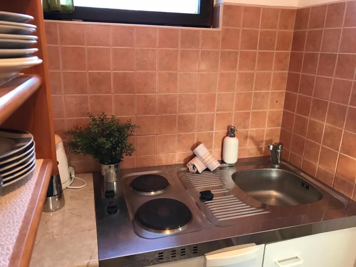Villa Monika Кестели Екстериор снимка