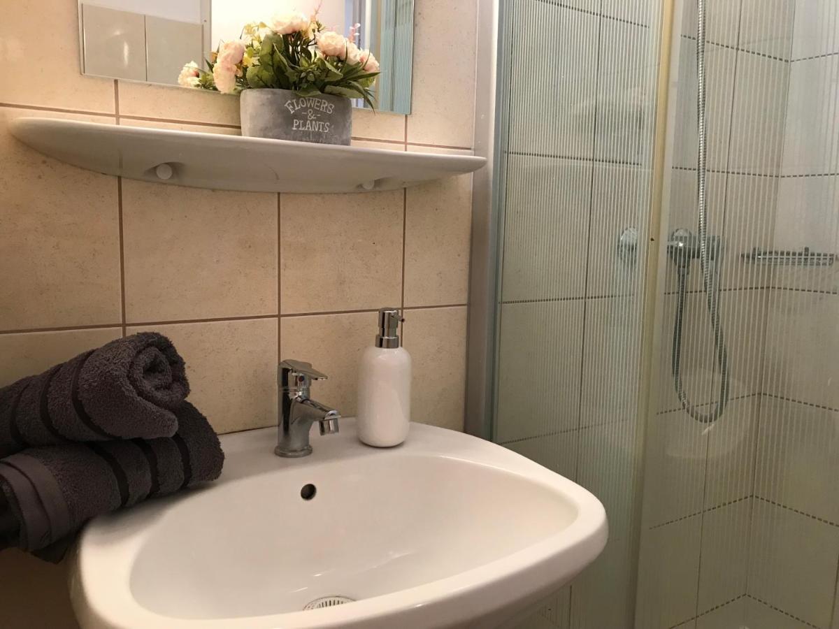 Villa Monika Кестели Екстериор снимка